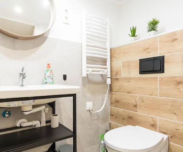 Kiraly Downtown بودابست